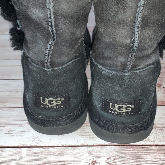 Ugg Australia Black Button Closure Boots - Picture 4 of 7